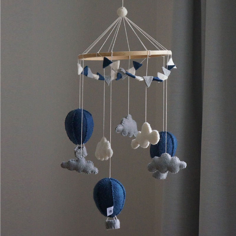 Gamcha Handmade Dark Blue Airballoons Mobile 丹麥白雲深藍氣球手工製作懸掛裝飾玩具